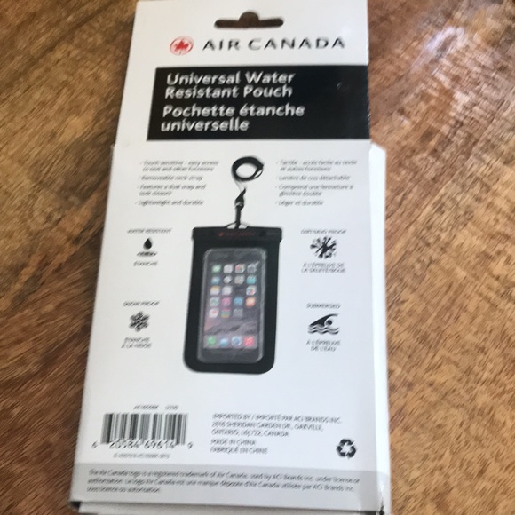 Air Canada universal water resistant pouch . - Picture 6 of 6